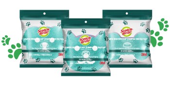 Produto Esponja Pet Scotch-Brite cachorro, gato e osso em embalagem com pegadas verdes, etiquetado com o slogan 