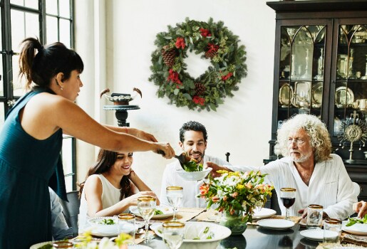 Família em ceia de Natal.